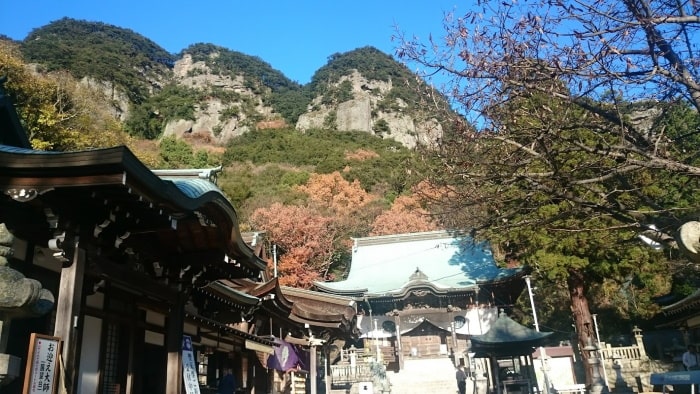 八栗寺と五剣山