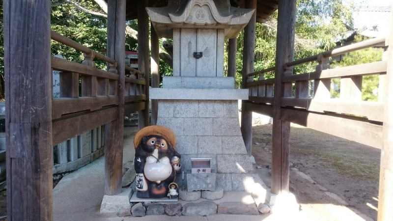 蓑山大明神は“日本三大狸”と称される屋島太三郎狸が祀られている