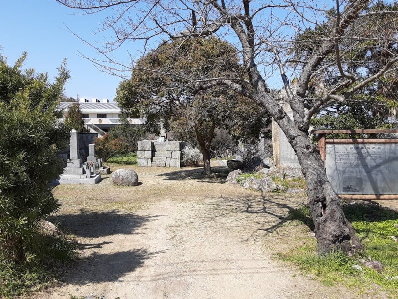 佐藤継信の墓（碑）の敷地