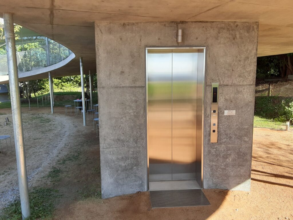高松市屋島山上交流拠点施設「やしまーる」エレベーター付いてます