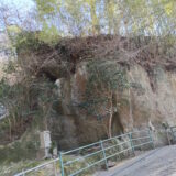 八栗寺境内 亀の子岩